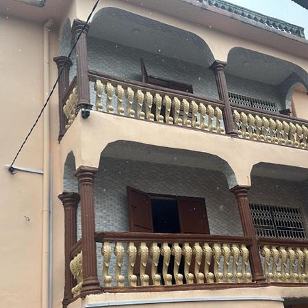 Debora Guest House Freetown Extérieur photo