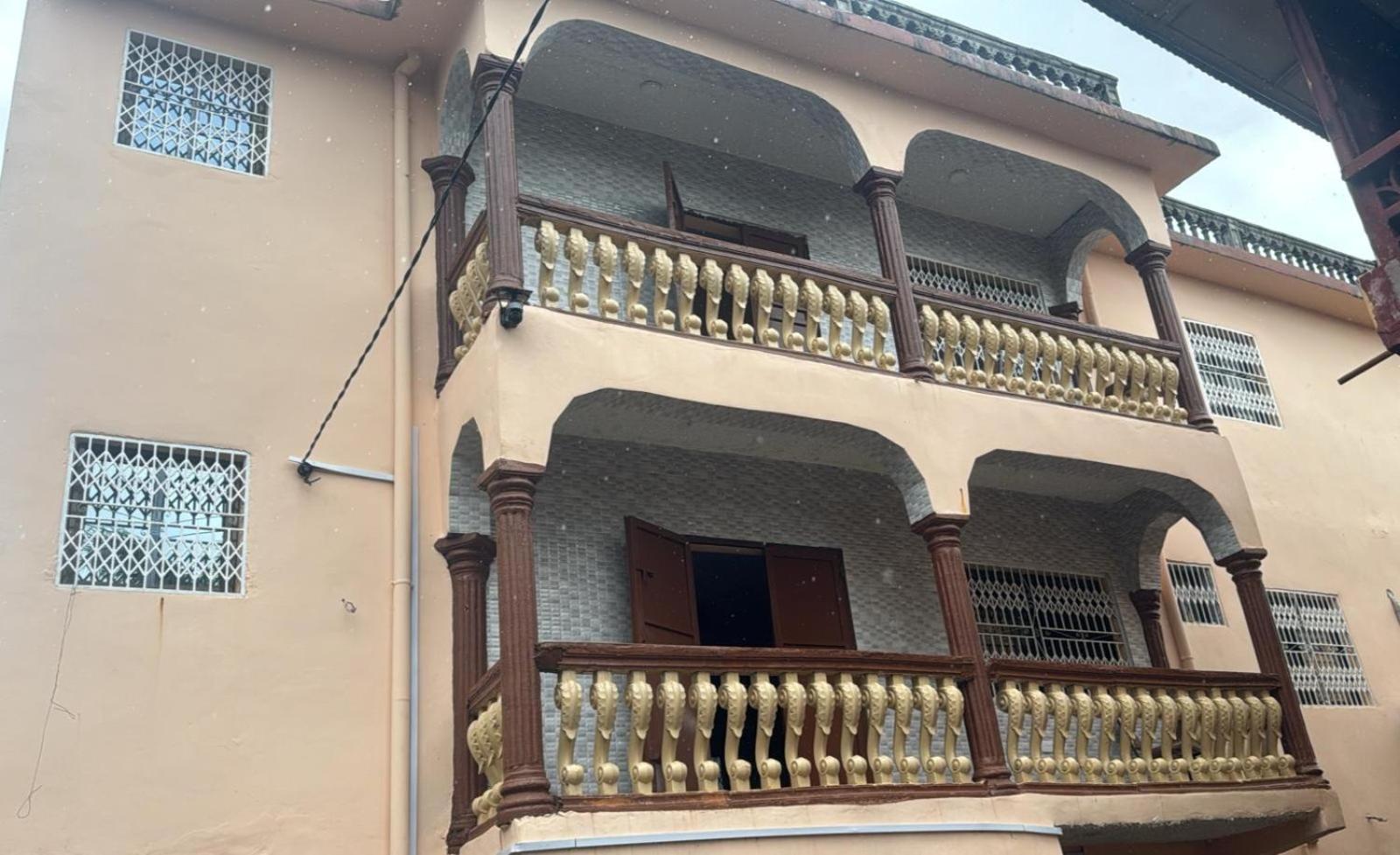 Debora Guest House Freetown Extérieur photo