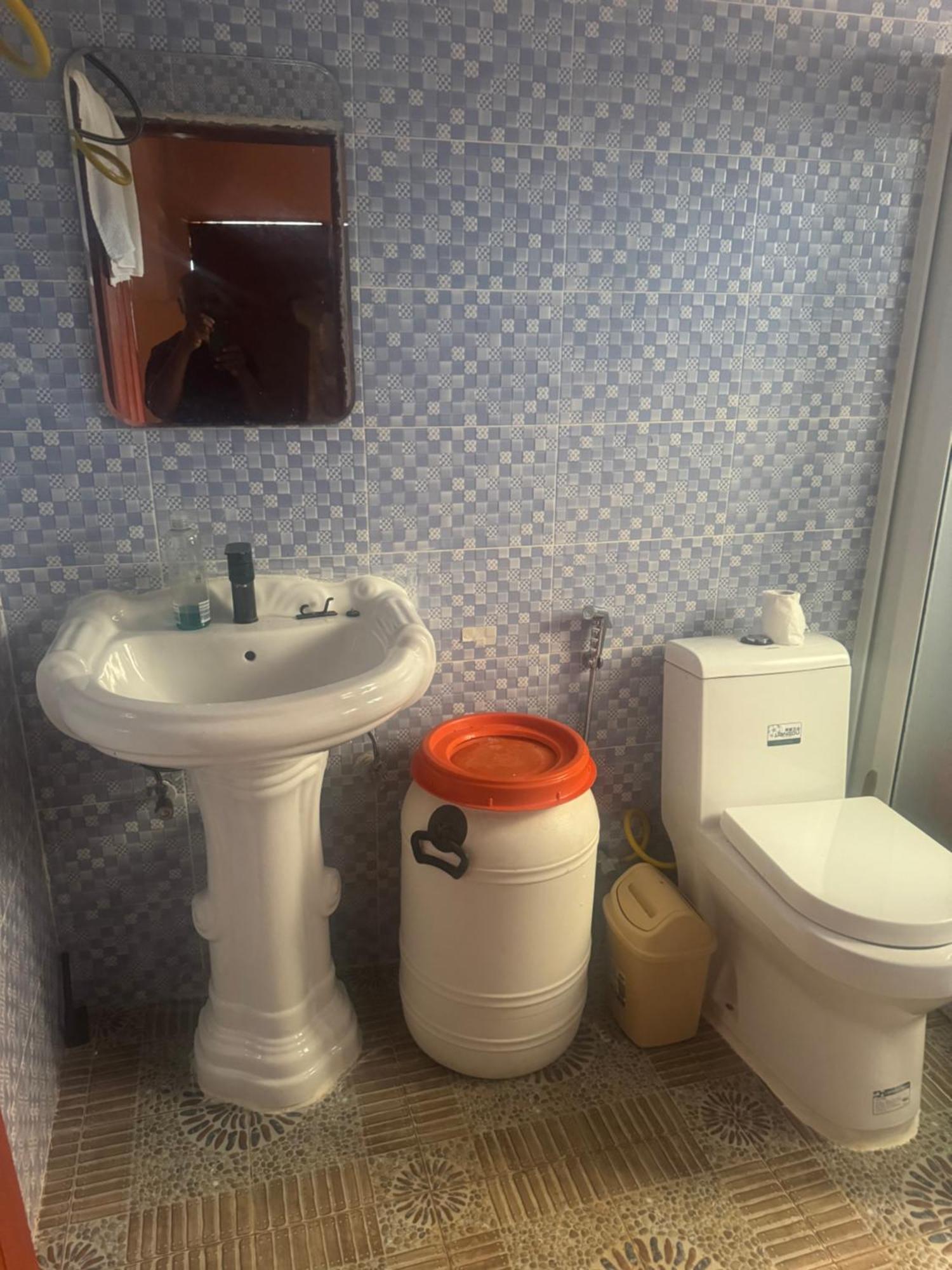 Debora Guest House Freetown Extérieur photo